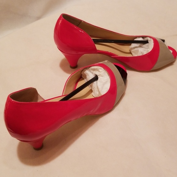 <Bijou New York> Red/Multi Peep Toe Pump - Size 8M - Picture 3 of 8